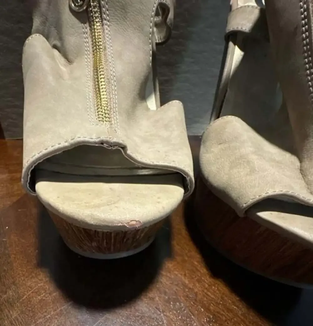 G by GUESS Taupe Platform Wedge Sandals Women's 10M Zip Front Peep Toe